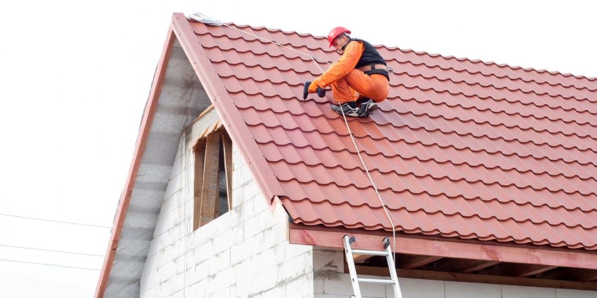 11 Things to Know Before Hiring a Temporary Roofer
