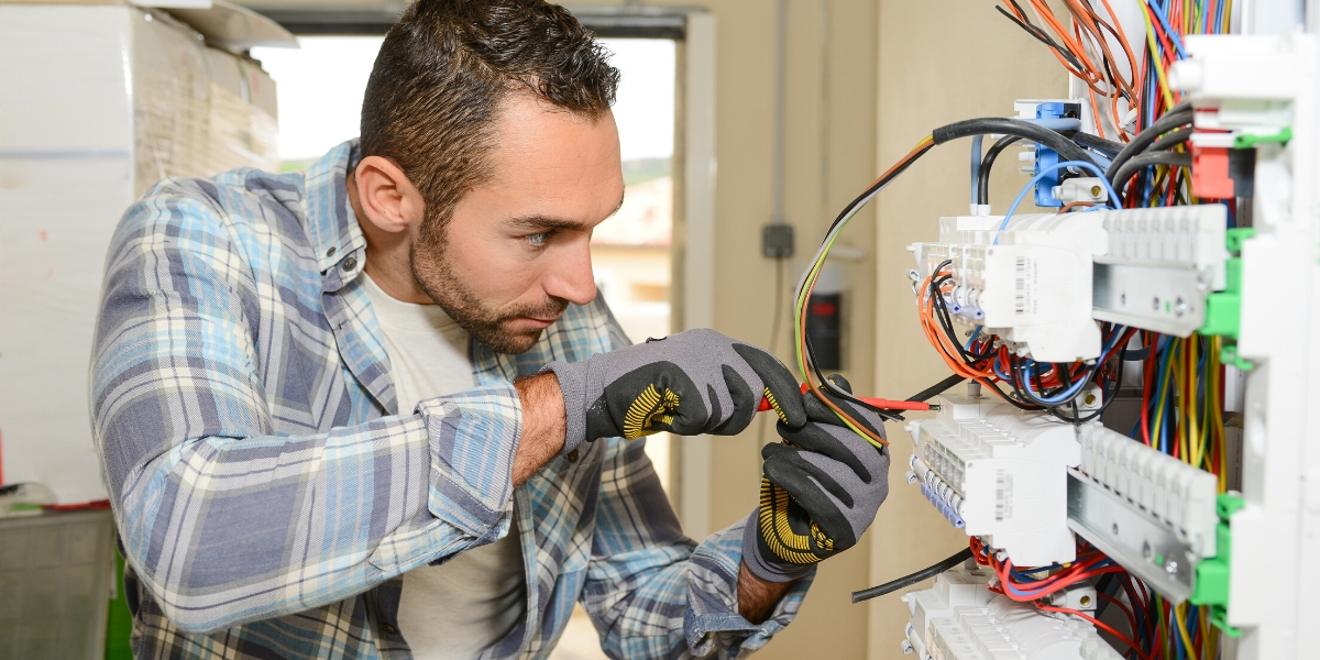 How Do I Find a Good Commercial Electrician?